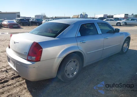 2006 Chrysler 300 Touring z USA, uszkodzony, nr VIN 2C3KA53G06H146158